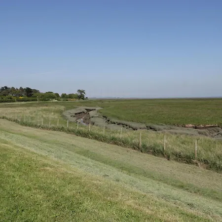 בית נופש Marsh Skinburness